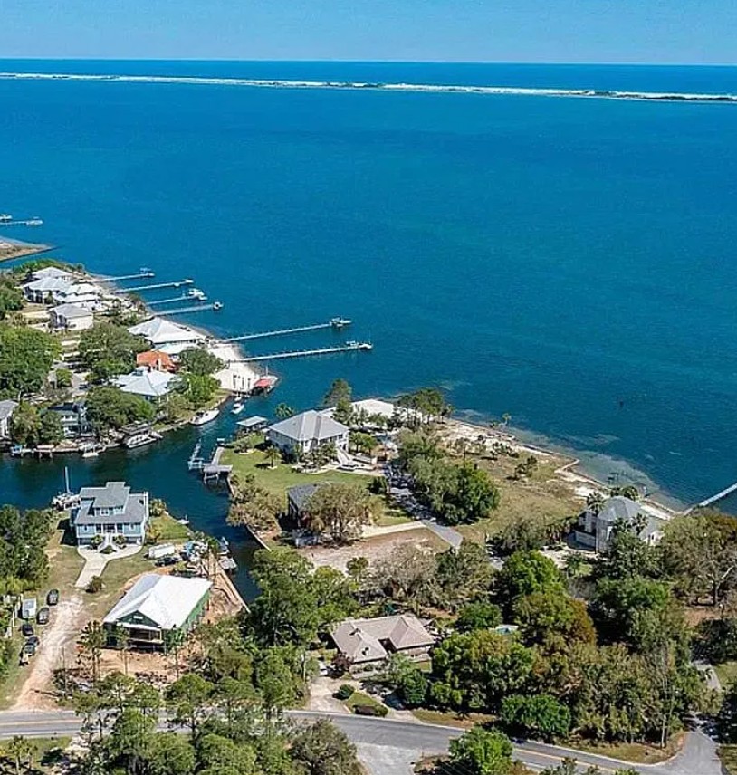 Waterfront House For Sale By Owner in Gulf Breeze, FL 