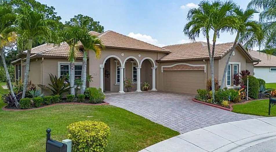 3 Bedroom House For Sale By Owner in Pt Saint Lucie, FL 