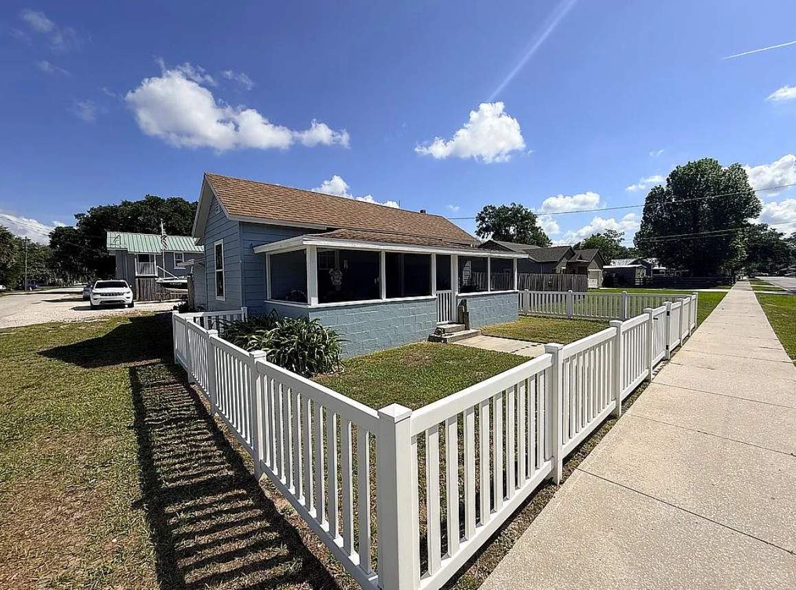 3 Bedroom House For Sale By Owner in Umatilla, FL 