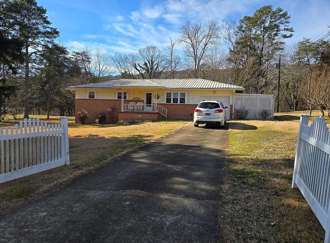 3 Bedroom House For Sale By Owner in Trenton, GA 