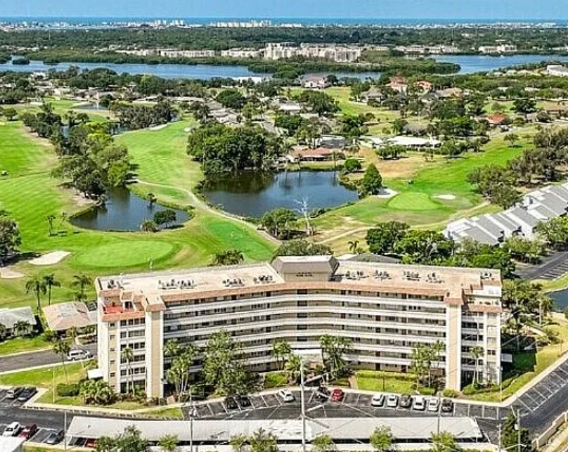 3 Bedroom Condo For Sale By Owner in Seminole, FL 