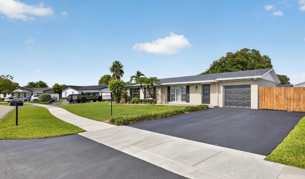 Devon Aire House For Sale By Owner in Miami, FL 