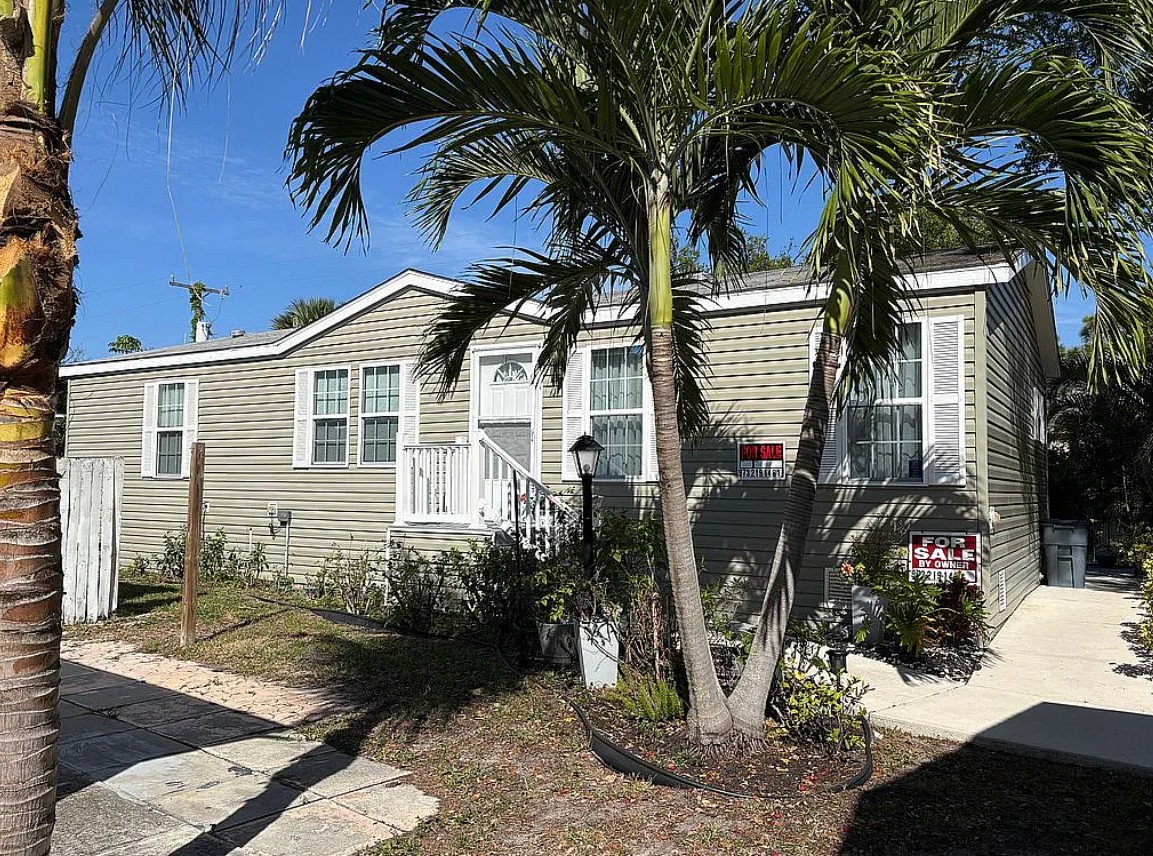 Mobile Home For Sale By Owner in Palm Beach Gardens, FL 