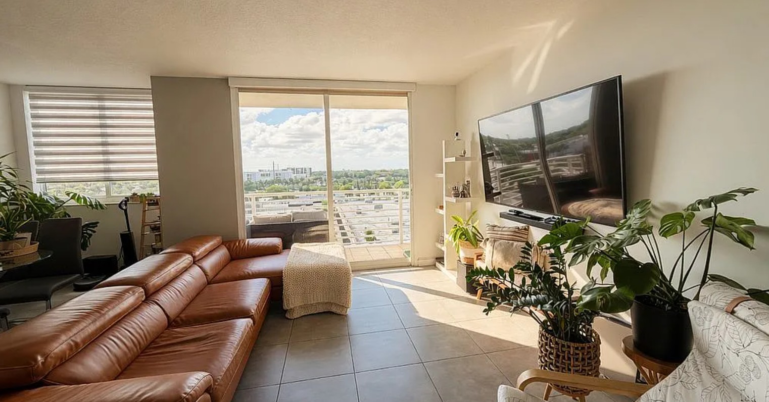 2 Bedroom Condo For Sale By Owner in Aventura, FL 