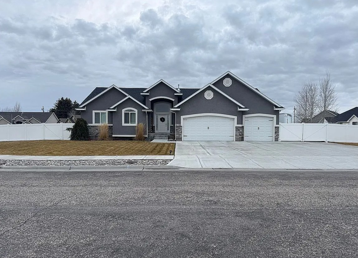 3 Bedroom House For Sale By Owner in Idaho Falls, ID 