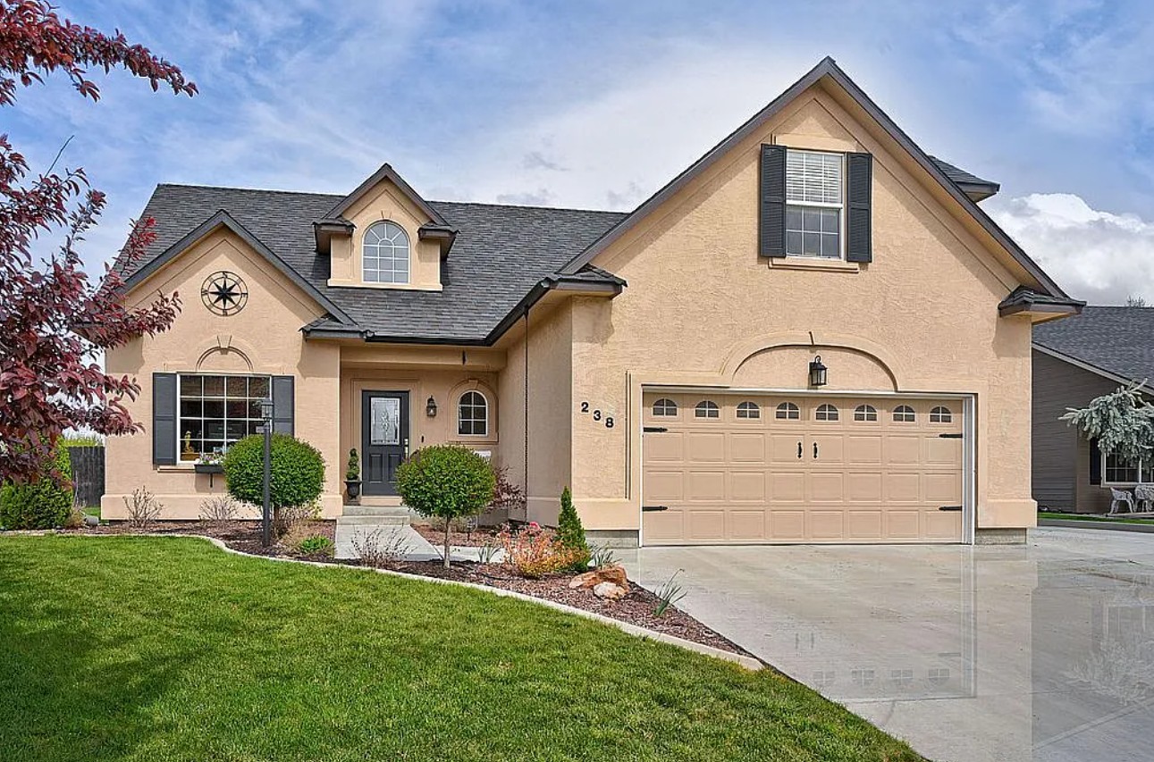 3 Bedroom House For Sale By Owner in Nampa, ID 