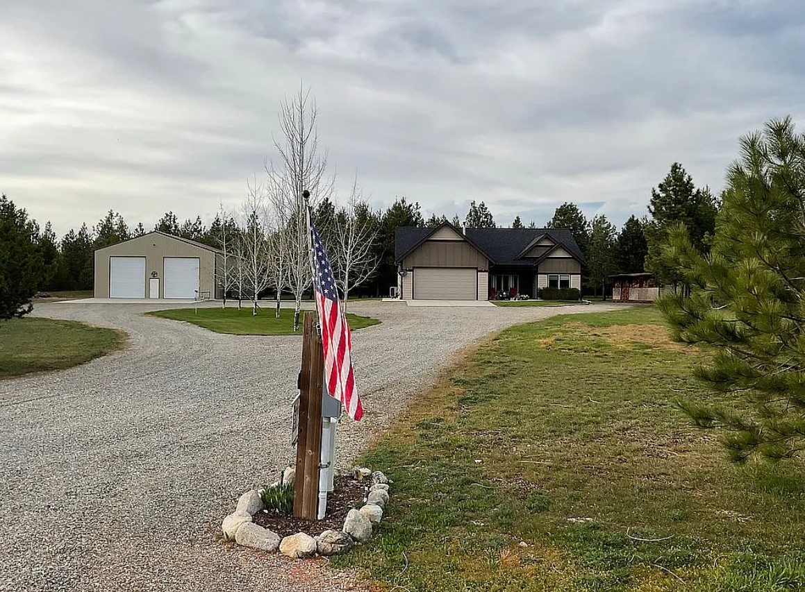Home and Land For Sale By Owner in Athol, ID 
