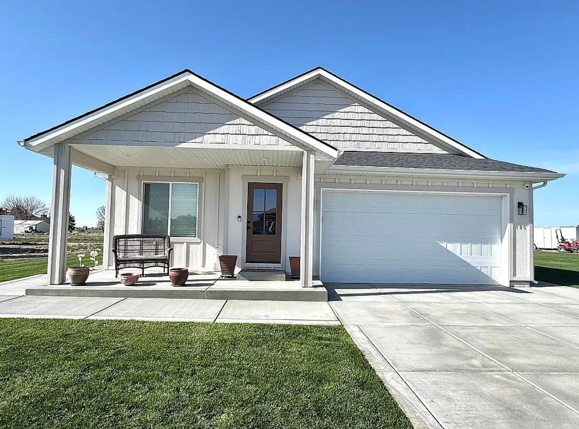 3 Bedroom House For Sale By Owner in Oakley, ID 