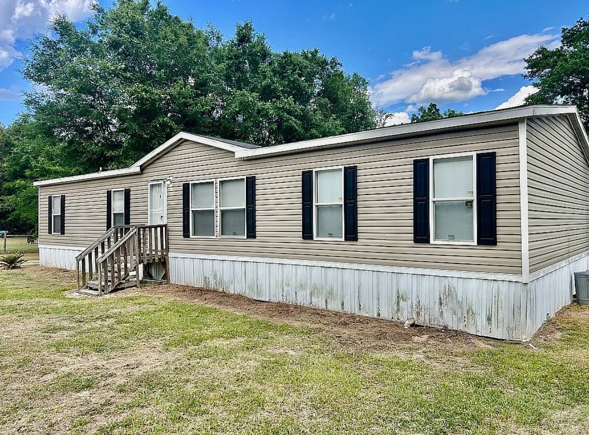 Suwannee County Mobile Home and Land FSBO in Live Oak, FL 