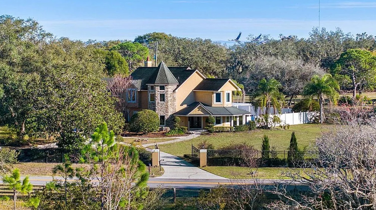 5 Bedroom House For Sale By Owner in Chuluota, FL 