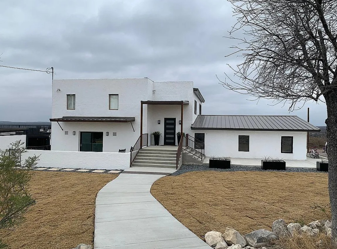 5 Bedroom House For Sale By Owner in Del Rio, TX 