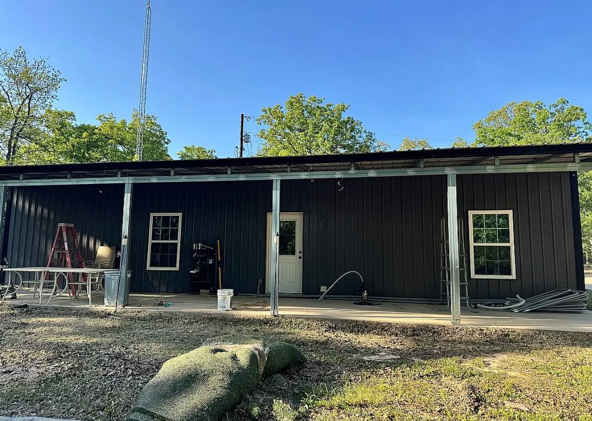 Barndominium on 10 Acres For Sale By Owner in Fruitvale, TX 