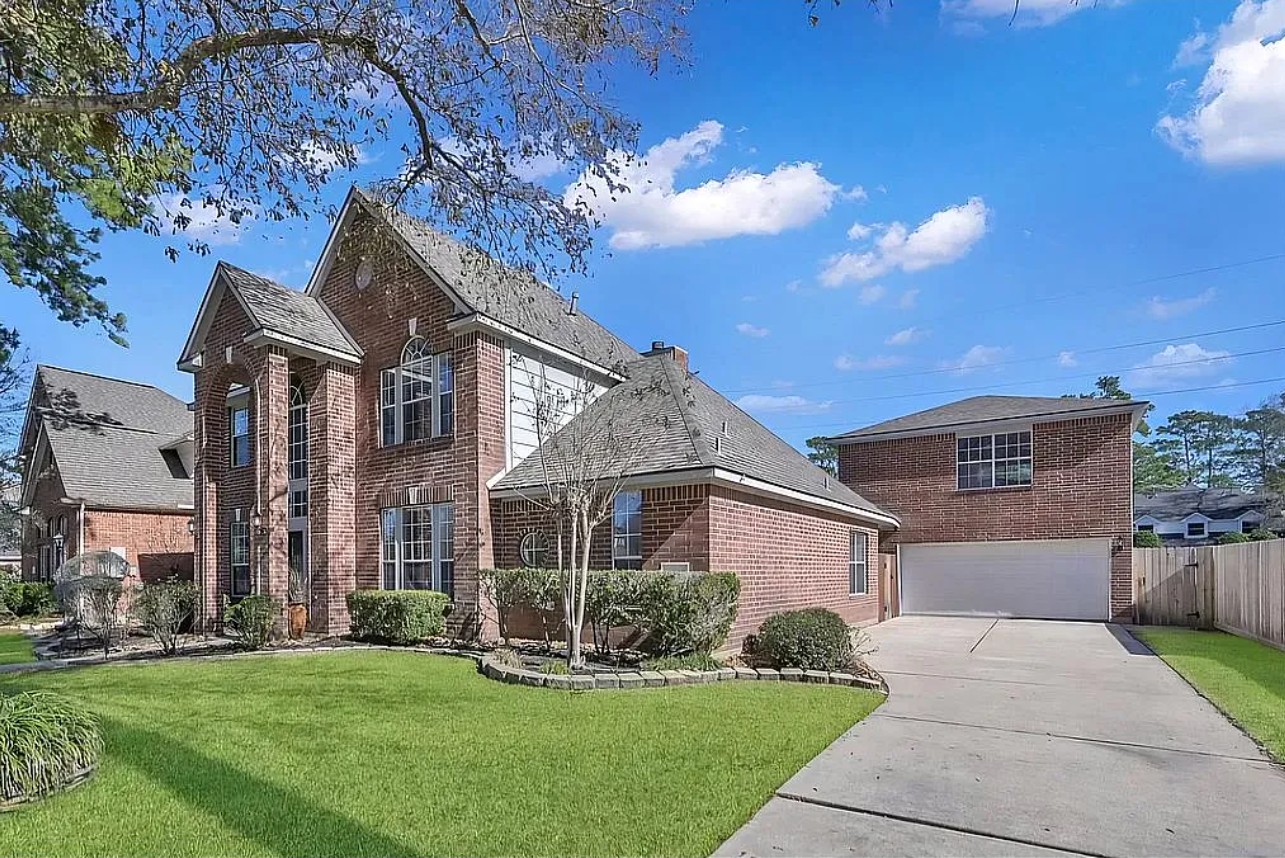 Pool House For Sale By Owner in Tomball, TX 