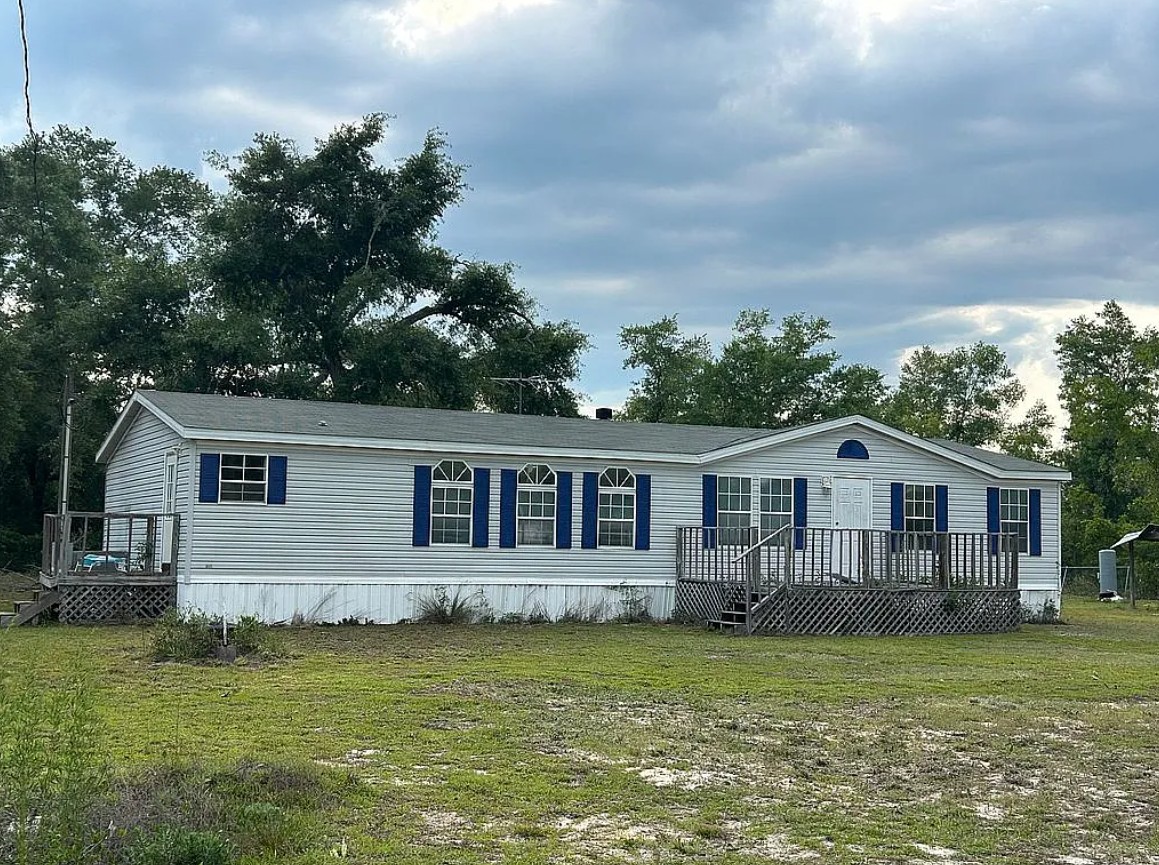 Mobile Home For Sale By Owner in Hosford, FL 