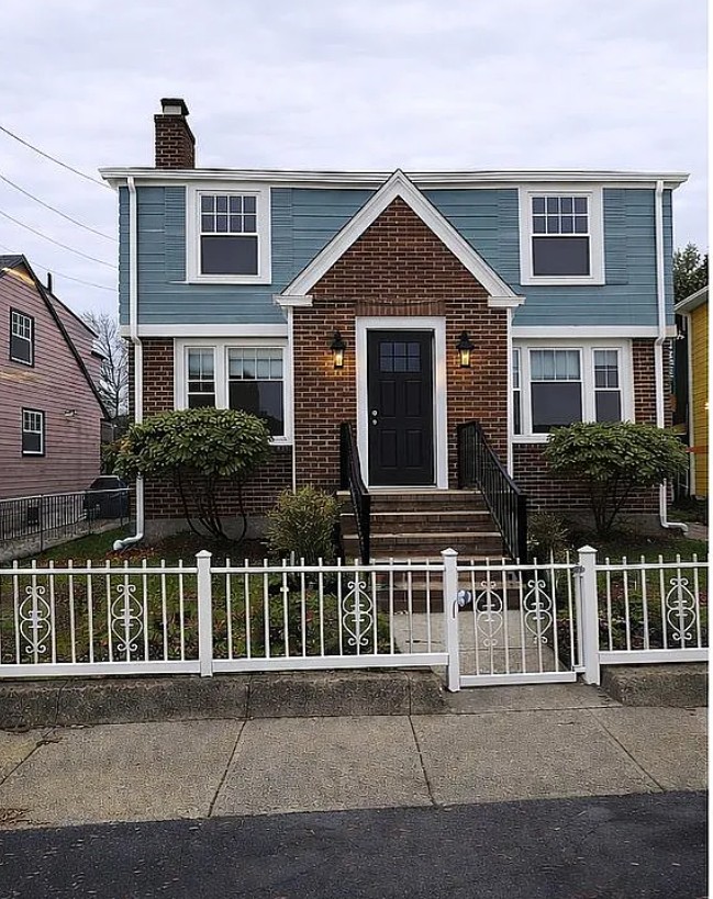 4 Bedroom House For Sale By Owner in Pawtucket, RI 