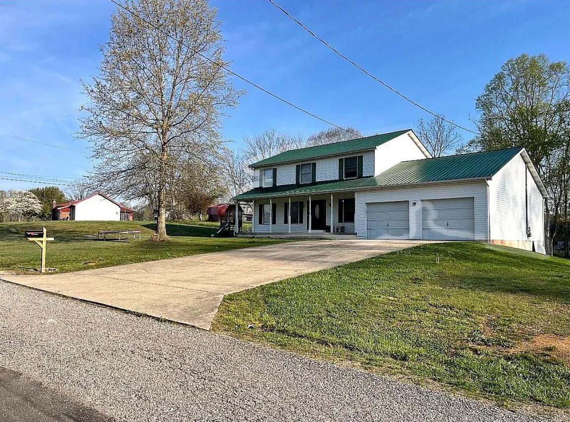 4 Bedroom House For Sale By Owner in Milton, WV 