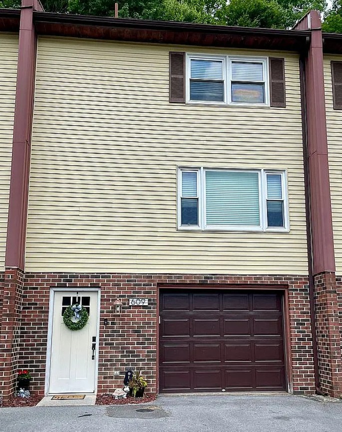 3 Bedroom Townhouse For Sale By Owner in Beckley, WV 