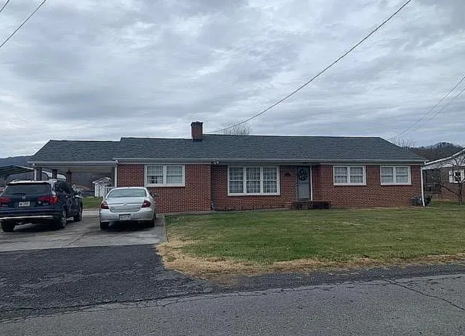 3 Bedroom House For Sale By Owner in Peterstown, WV 