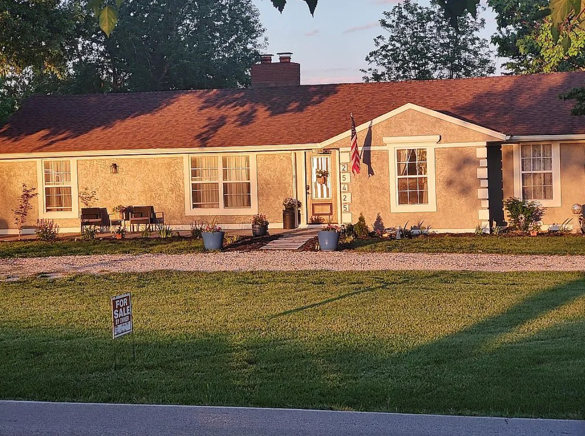 3 Bedroom House For Sale By Owner in Harrisonville, MO 