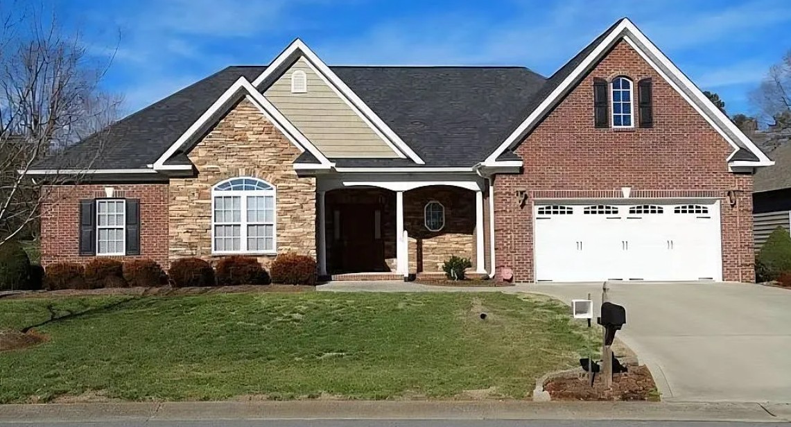4 Bedroom House For Sale By Owner in Hickory, NC 