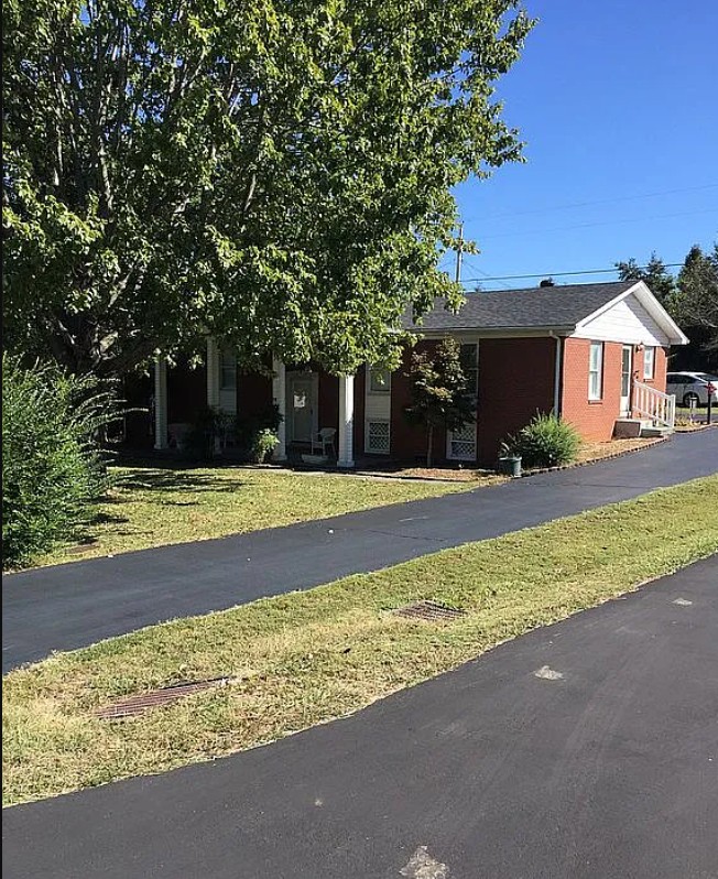 3 Bedroom House For Sale By Owner in Glasgow, KY 
