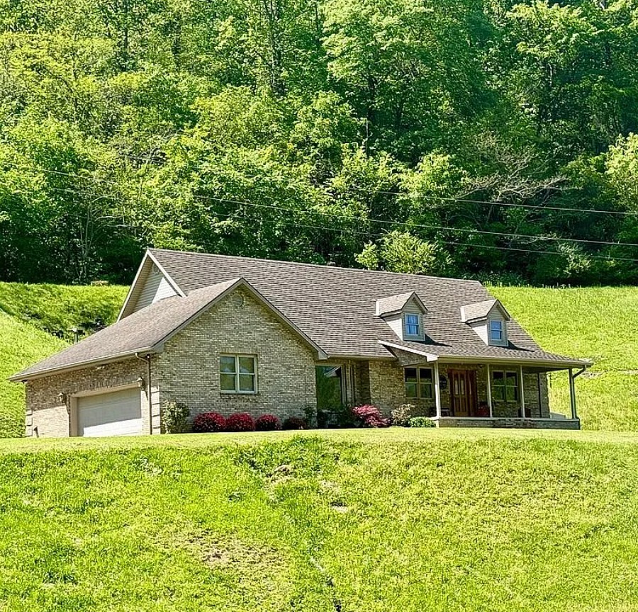 4 Bedroom House For Sale By Owner in Belfry, KY 