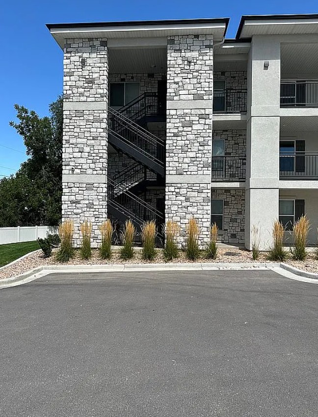 2 Bedroom Apartment For Sale By Owner in Springville, UT 
