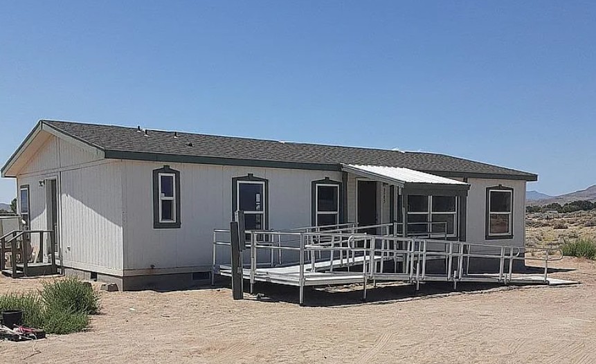 3 Bedroom House For Sale By Owner in Silver Springs, NV 