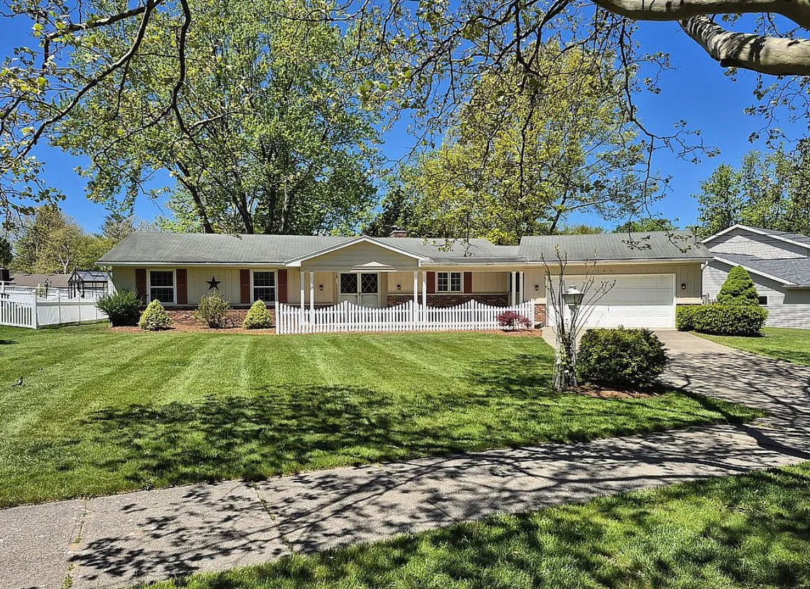 3 Bedroom House For Sale By Owner in Holland, MI 