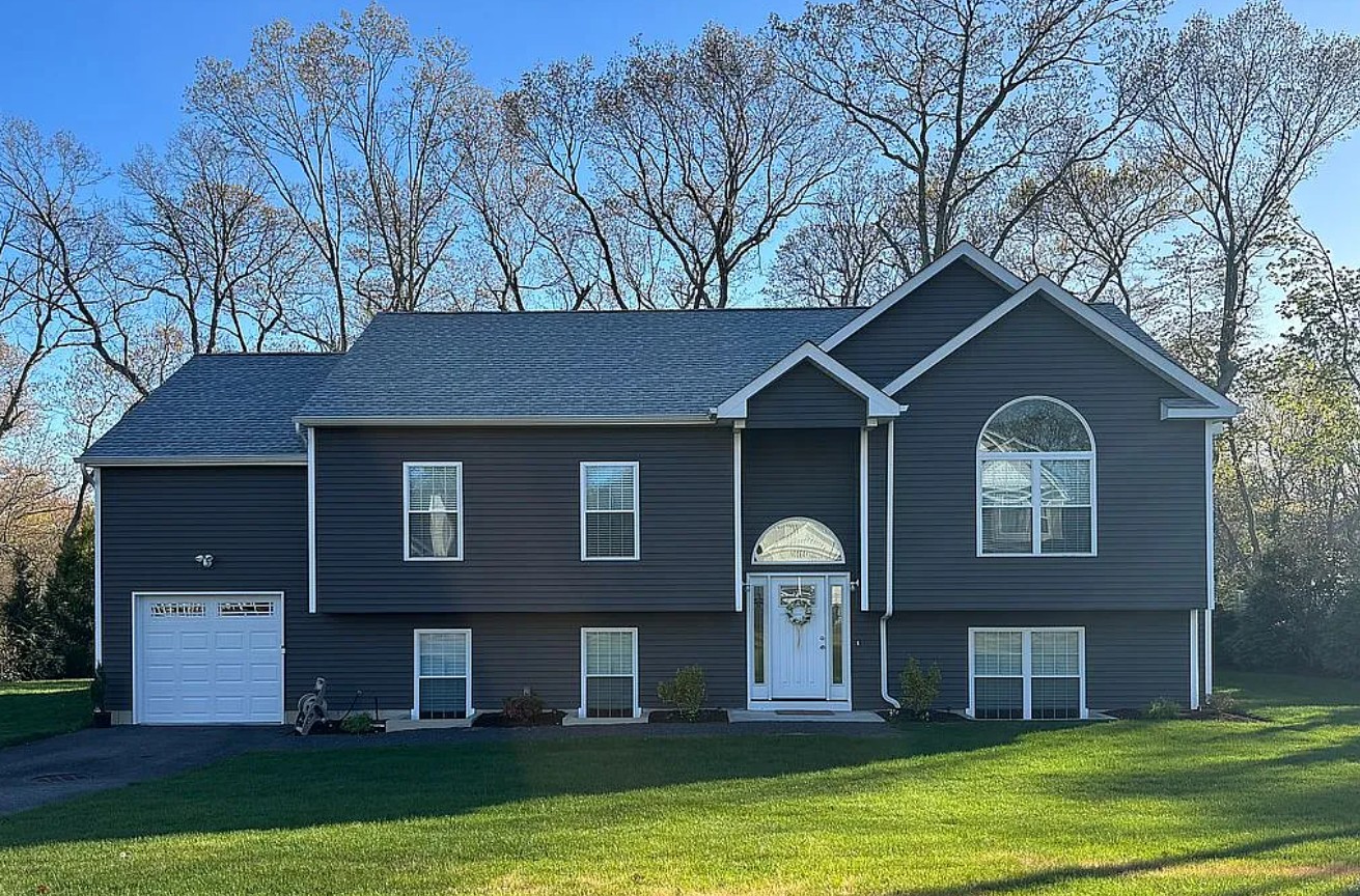 3 Bedroom House For Sale By Owner in Riverhead, NY 