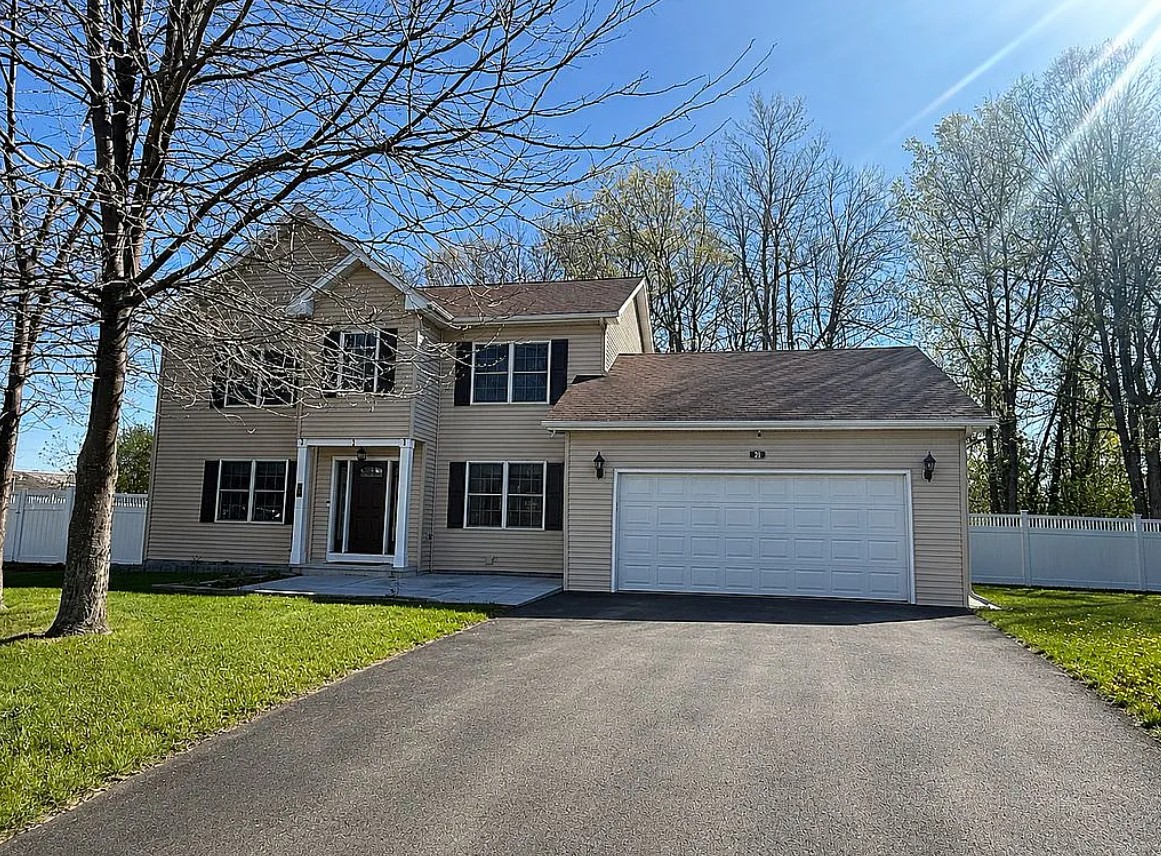 4 Bedroom House For Sale By Owner in Plattsburgh, NY 