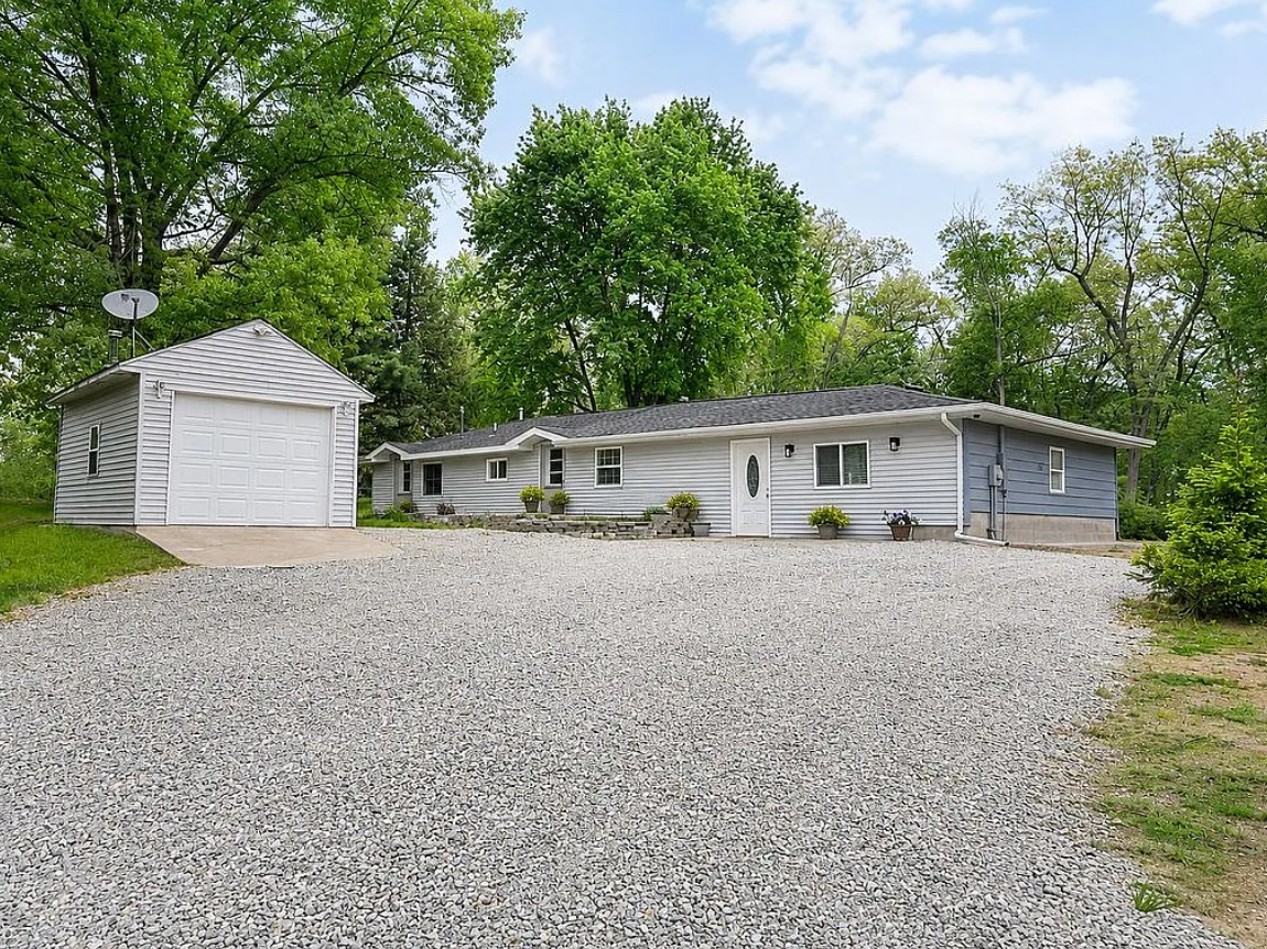 3 Bedroom House For Sale By Owner in San Pierre, IN 