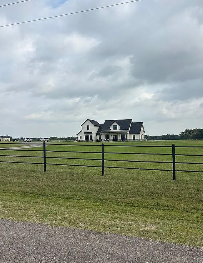 4 Bedroom House For Sale By Owner in Mead, OK 