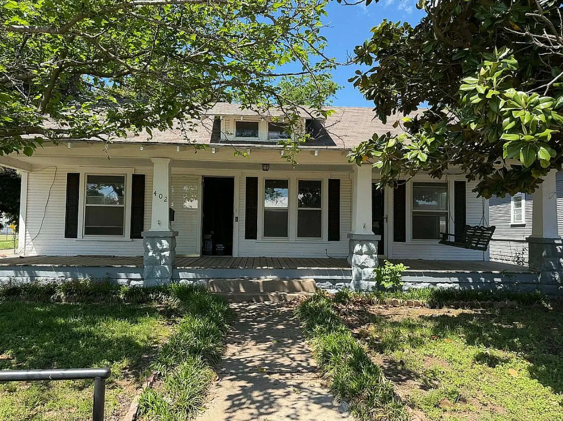 3 Bedroom House For Sale By Owner in Cushing, OK 
