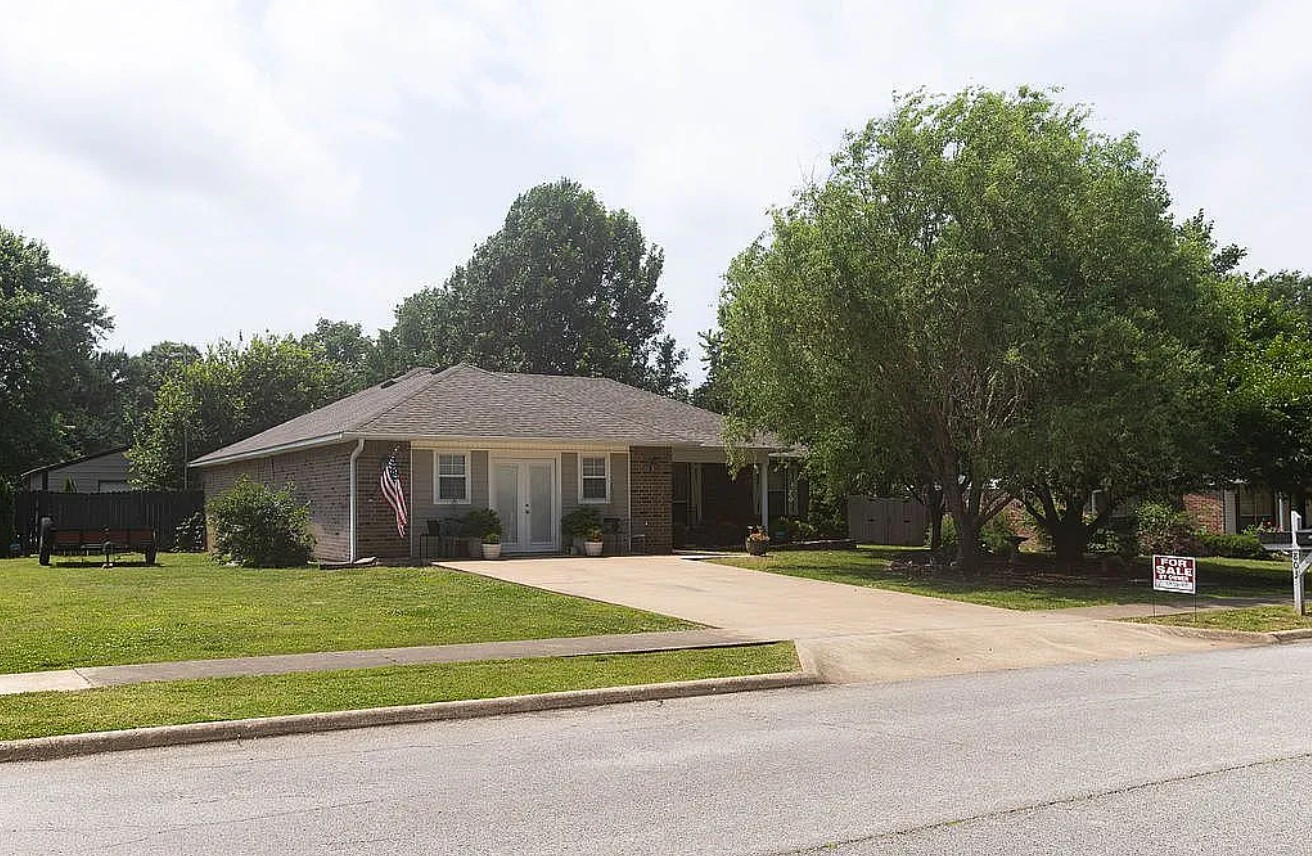 3 Bedroom House For Sale By Owner in Prairie Grove, AR 
