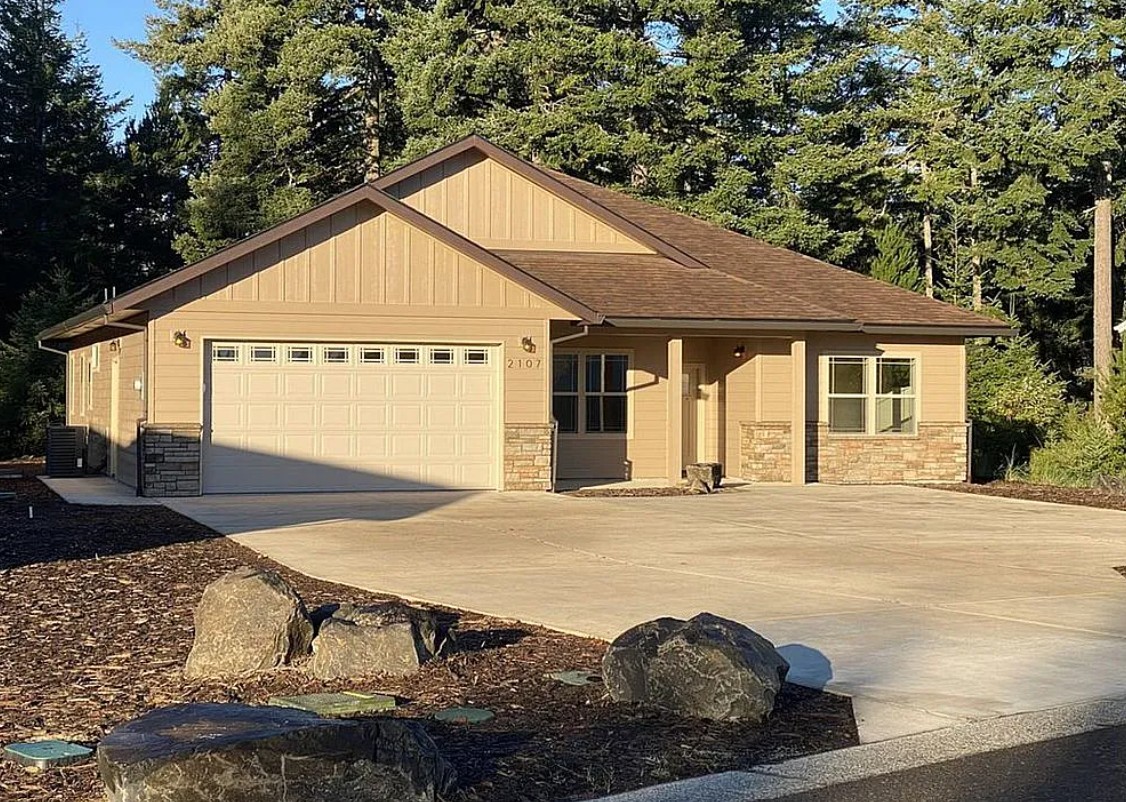 4 Bedroom House For Sale By Owner in Florence, OR 