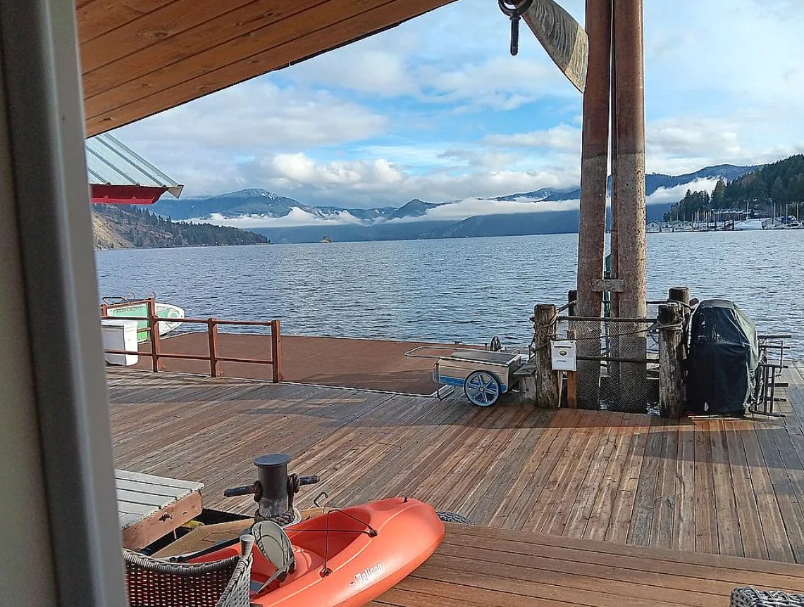 Houseboat For Sale By Owner in Bayview, ID 