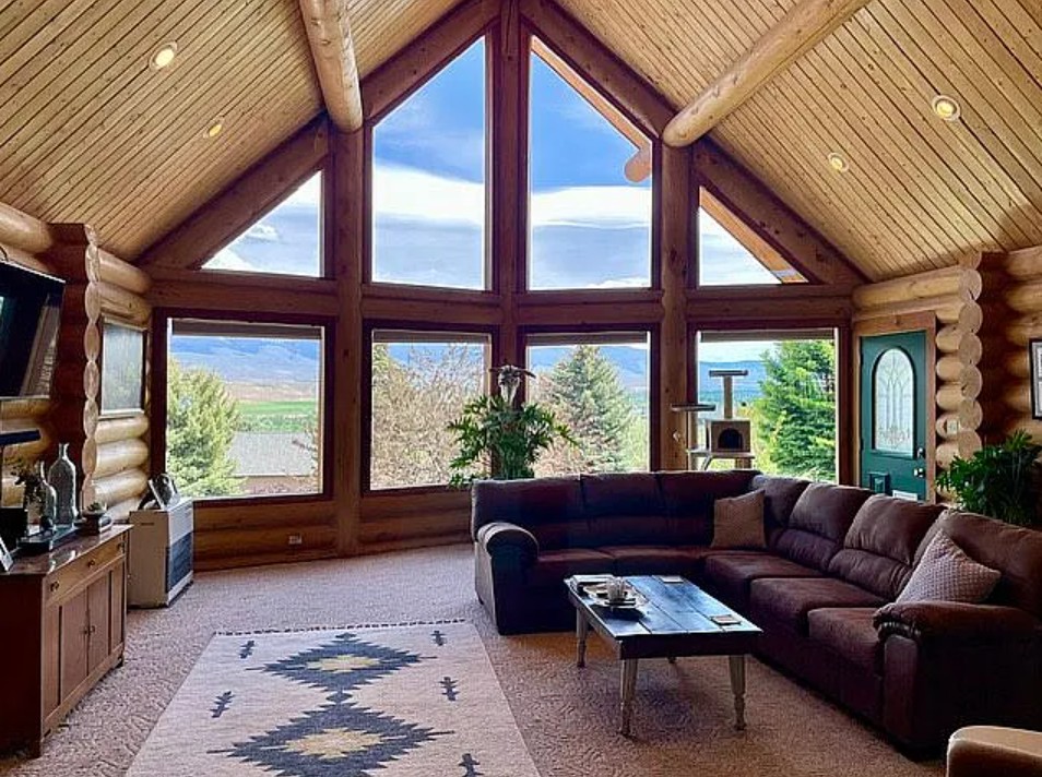 Log Cabin For Sale By Owner in Salmon, ID 