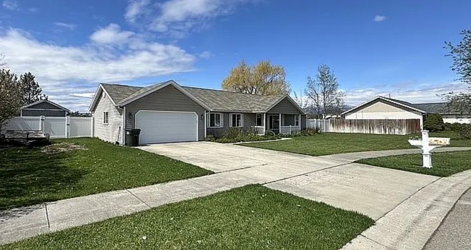 3 Bedroom House For Sale By Owner in Columbia Falls, MT 
