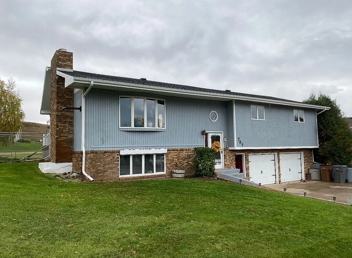 3 Bedroom House For Sale By Owner in Plentywood, MT 