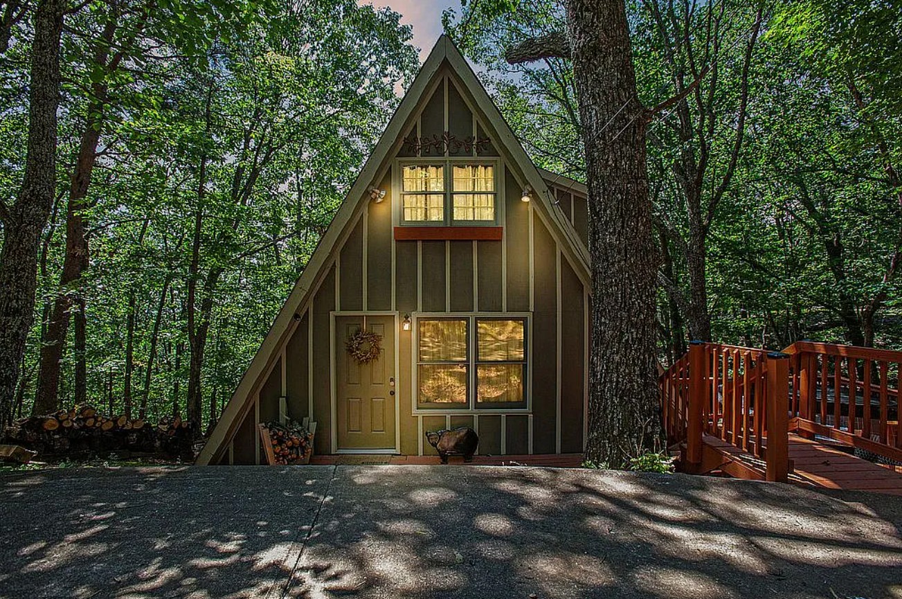 A Frame House For Sale By Owner in Jasper, GA 