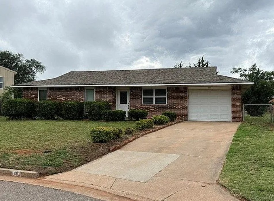 3 Bedroom House For Sale By Owner in Elk City, OK 