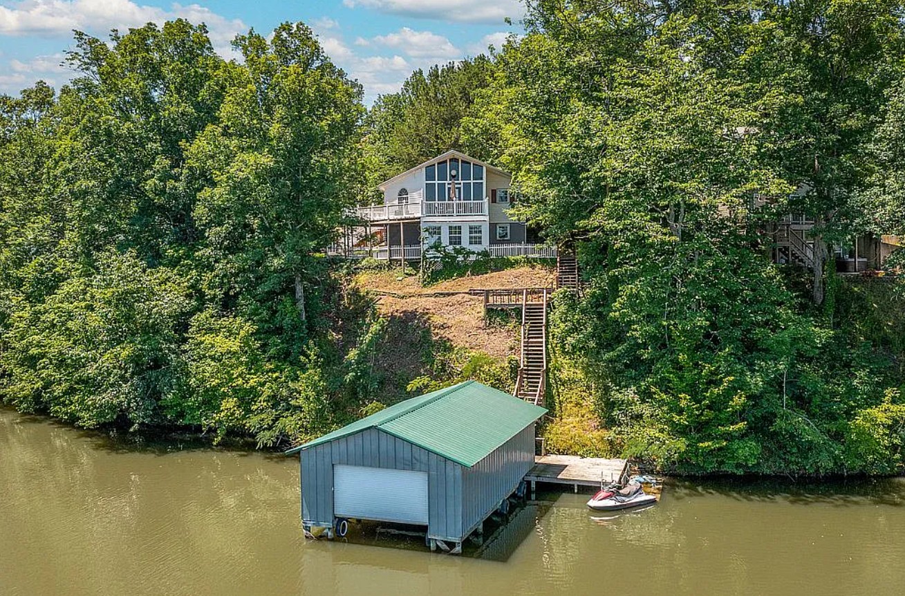 Lake Neely Henry Waterfront Home FSBO in Ohatchee, AL 