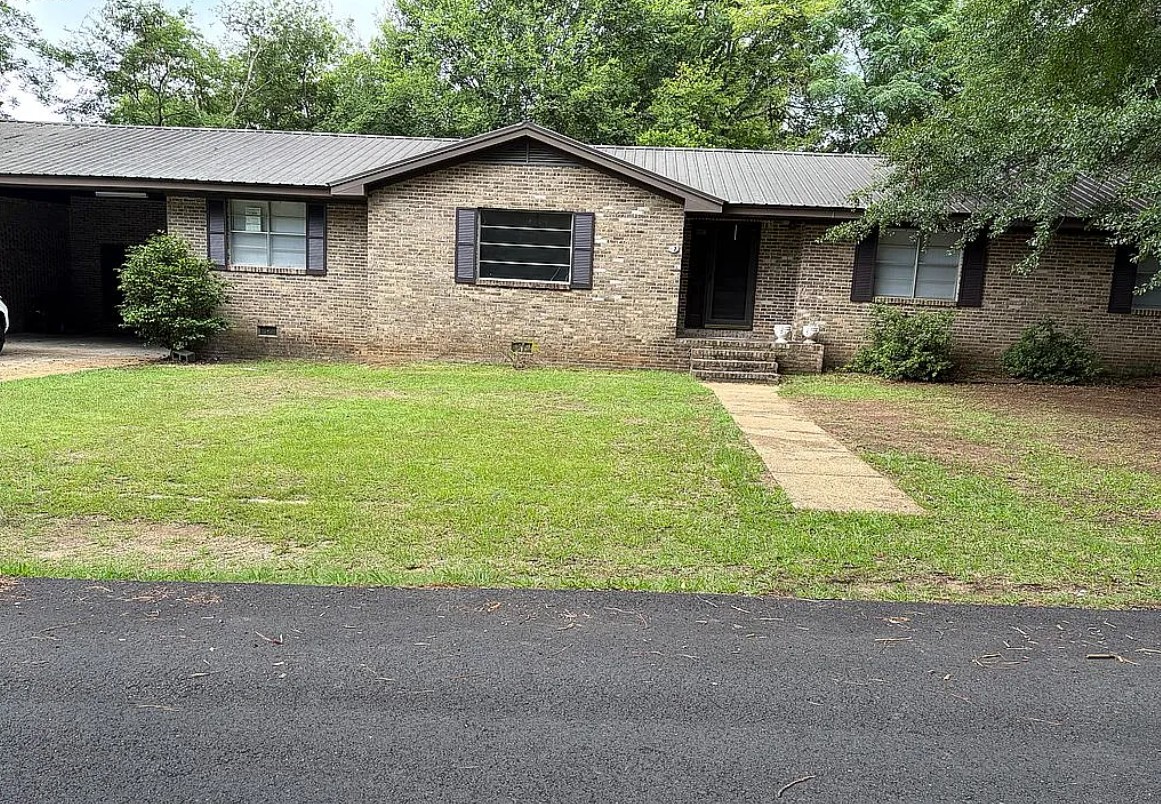 3 Bedroom House For Sale By Owner in Moundville, AL