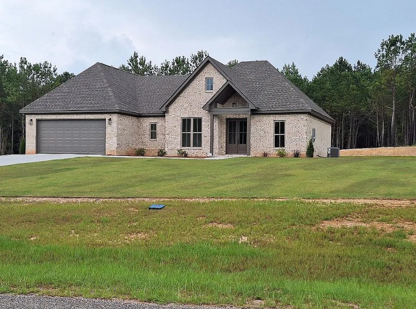 4 Bedroom House For Sale By Owner in Tallassee, AL 