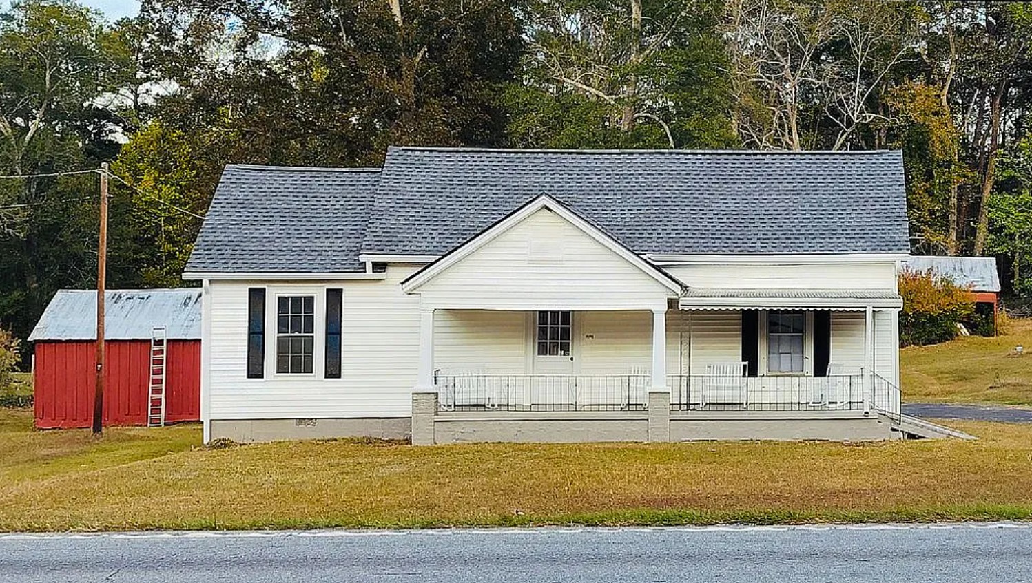 3 Bedroom House For Sale By Owner in Moreland, GA 