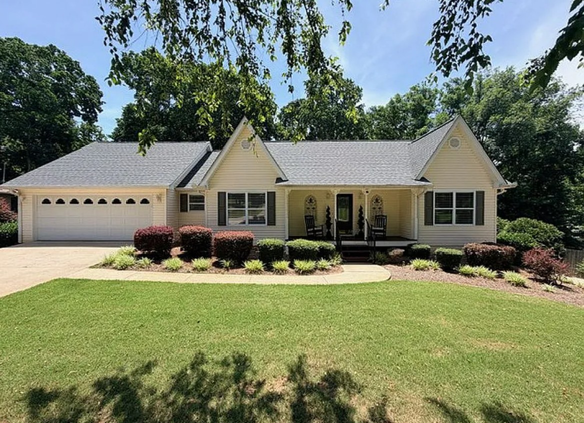 4 Bedroom House For Sale By Owner in Oakwood, GA 