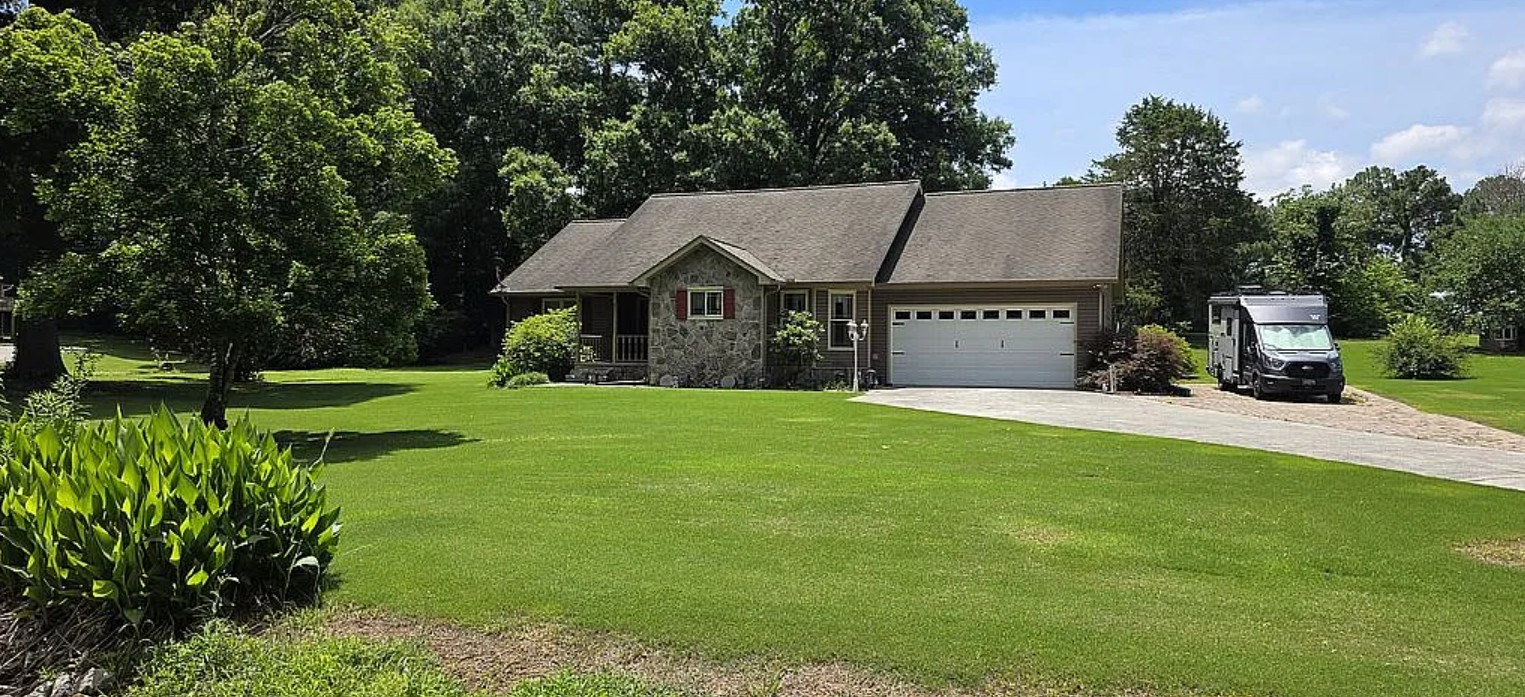 3 Bedroom House For Sale By Owner in Chatsworth, GA 