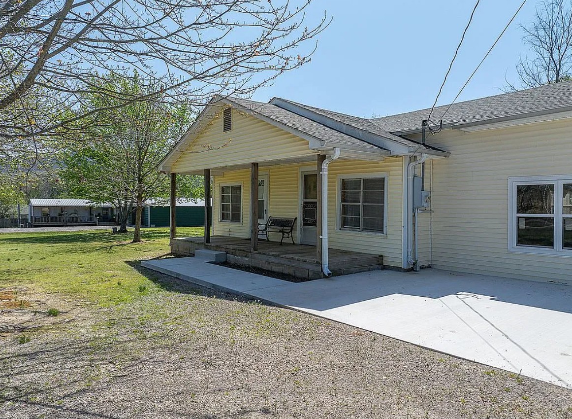2 Bedroom House For Sale By Owner in Paris, AR 