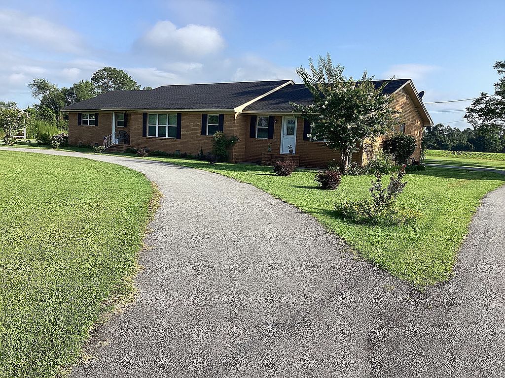 4 Bedroom House For Sale By Owner in Douglas, GA 